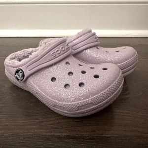 NWOT girls furry lined purple glitter crocs sz9